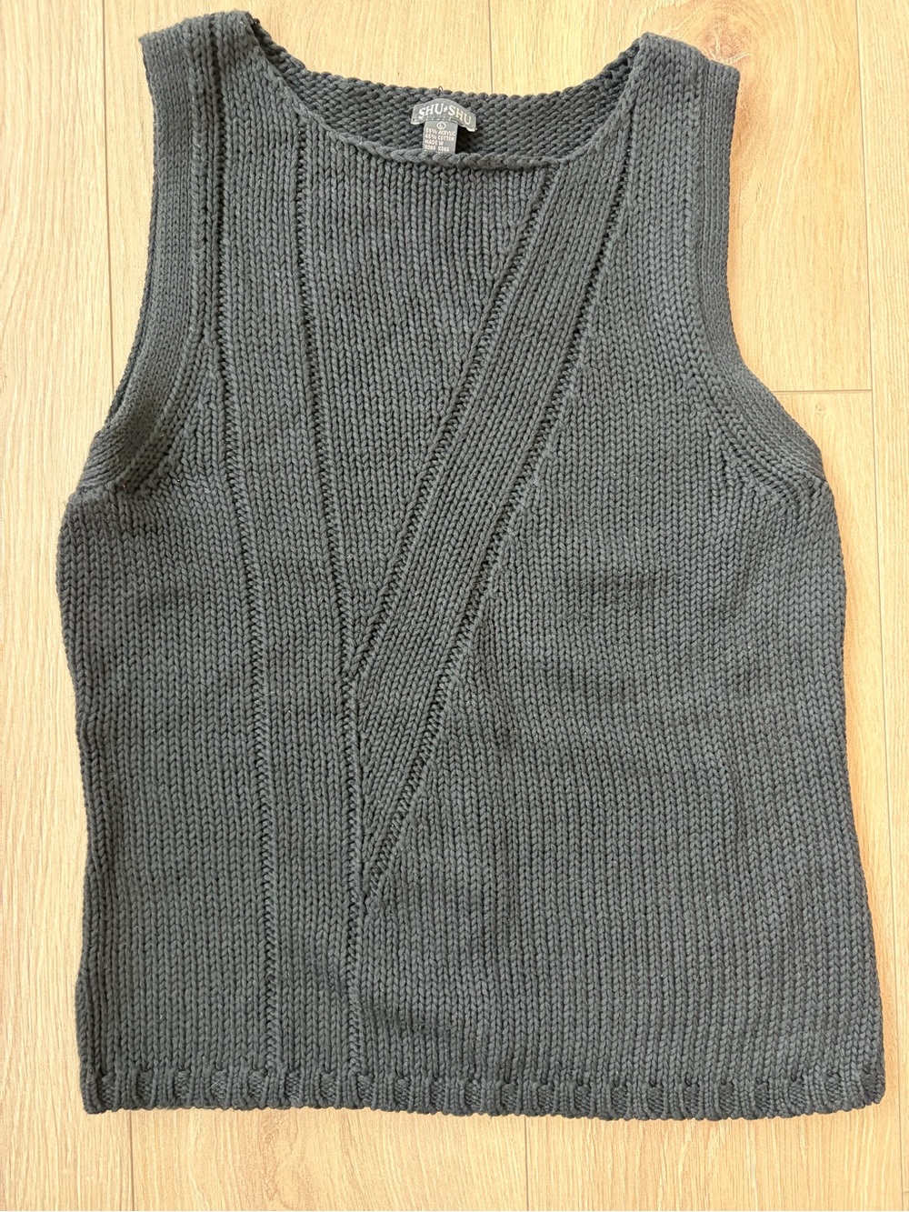 Shu shu cable sweater tank top size L